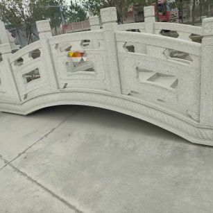 茂名芝麻白拱桥，石桥