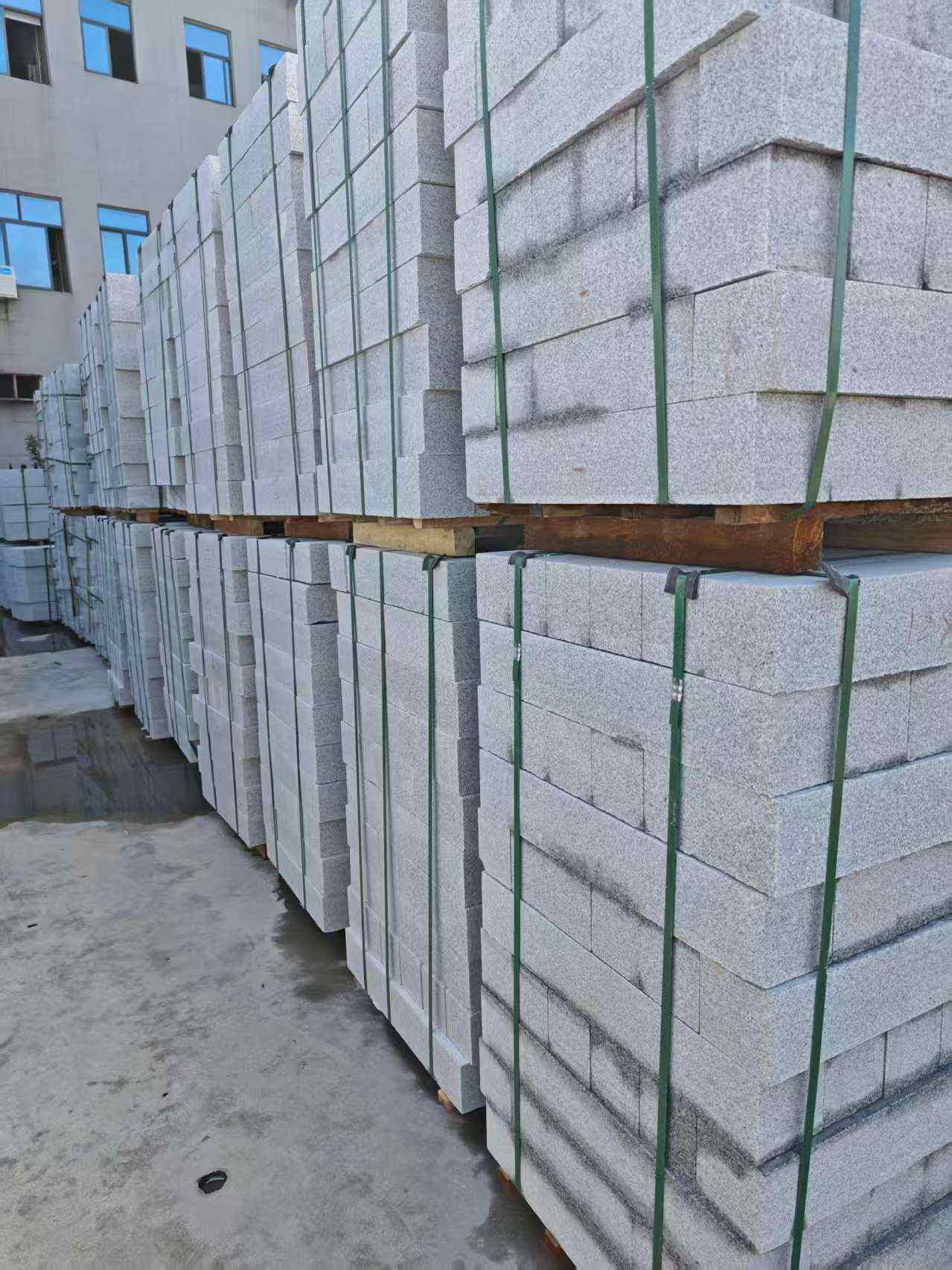 茂名芝麻白路牙石，路侧石